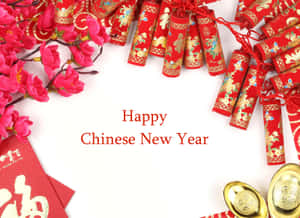 白色背景上的中國新年裝飾，有紅色鞭炮、粉紅色的花朵和金條。 — 春節 壁紙