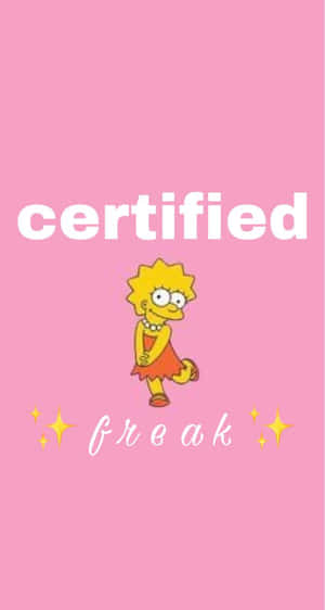 麗莎·辛普森卡通角色，粉紅色背景上帶有 certified freak 文字和閃光。 — 卡通 壁紙