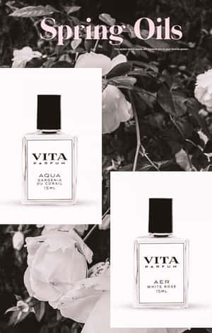 兩個 Vita Parfum 香水瓶，帶有花卉背景和 Spring Oils 文字。 — Galaxy Tab S9 FE 壁紙