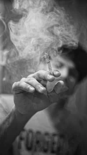 抽菸照片 — 吸大麻 壁紙