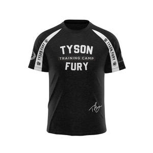 黑色訓練T恤，帶有Tyson Fury品牌標誌及簽名 — 泰森·富里 壁紙