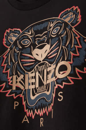 黑色連帽衫，帶有刺繡老虎頭和 Kenzo Paris 標誌。 — 小米平板 9 Pro Max 壁紙